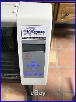 Vinyl Express R31 Series II Cutter With WinPCSIGN Basic software